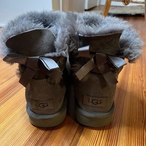UGG Women’s Gray Bow Short Boots